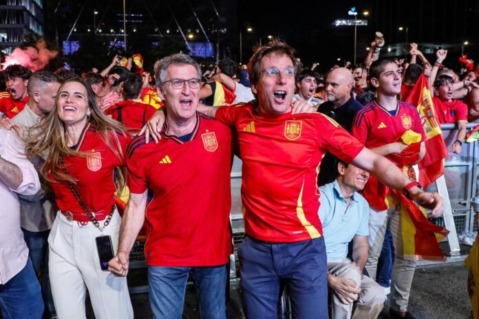 Ayuso y Almeida celebran la cuarta Eurocopa de España: