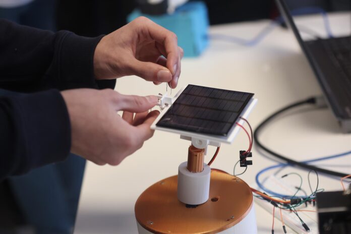 La Comunidad equipará a los colegios e institutos con robótica para aumentar las capacidades digitales de los alumnos