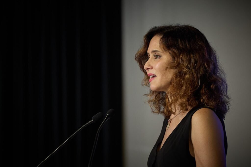 Ayuso ve la reforma de Ley de Extranjería una tomadura de pelo y acusa al Gobierno de tratar a migrantes "como muebles"