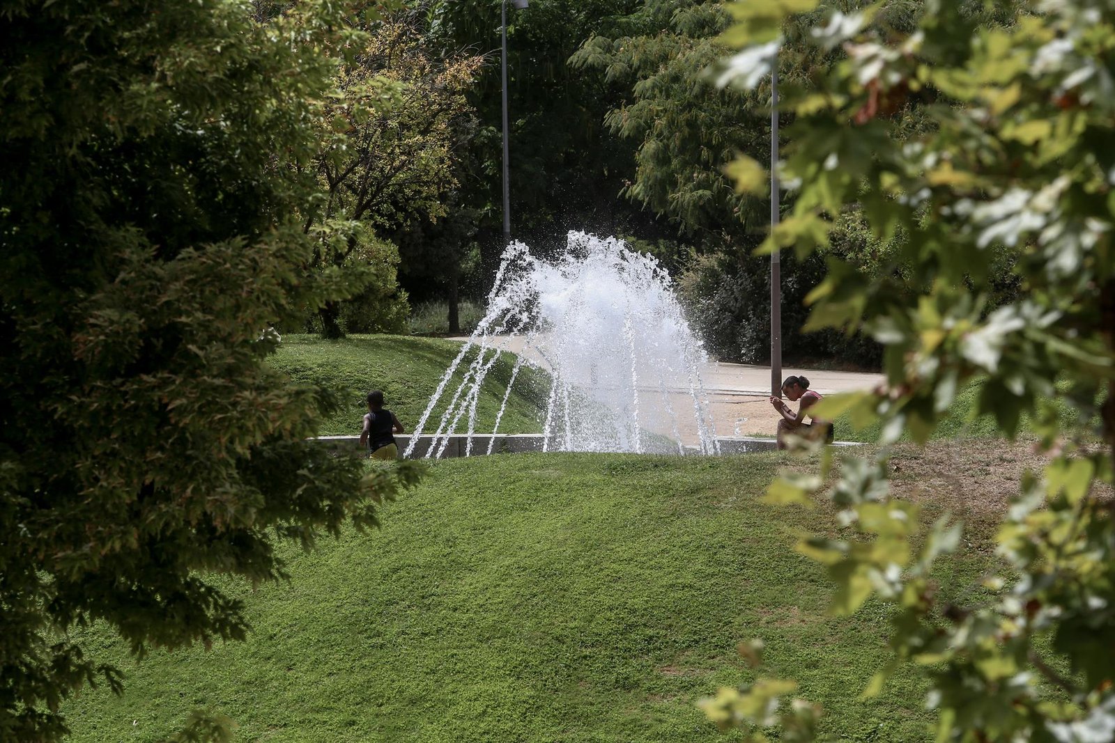 Vuelve la alerta amarilla por calor al centro y sur que será naranja el jueves en toda la región