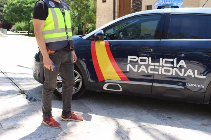 Herido un joven tras recibir un disparo en la rodilla una calle de Ciudad Lineal