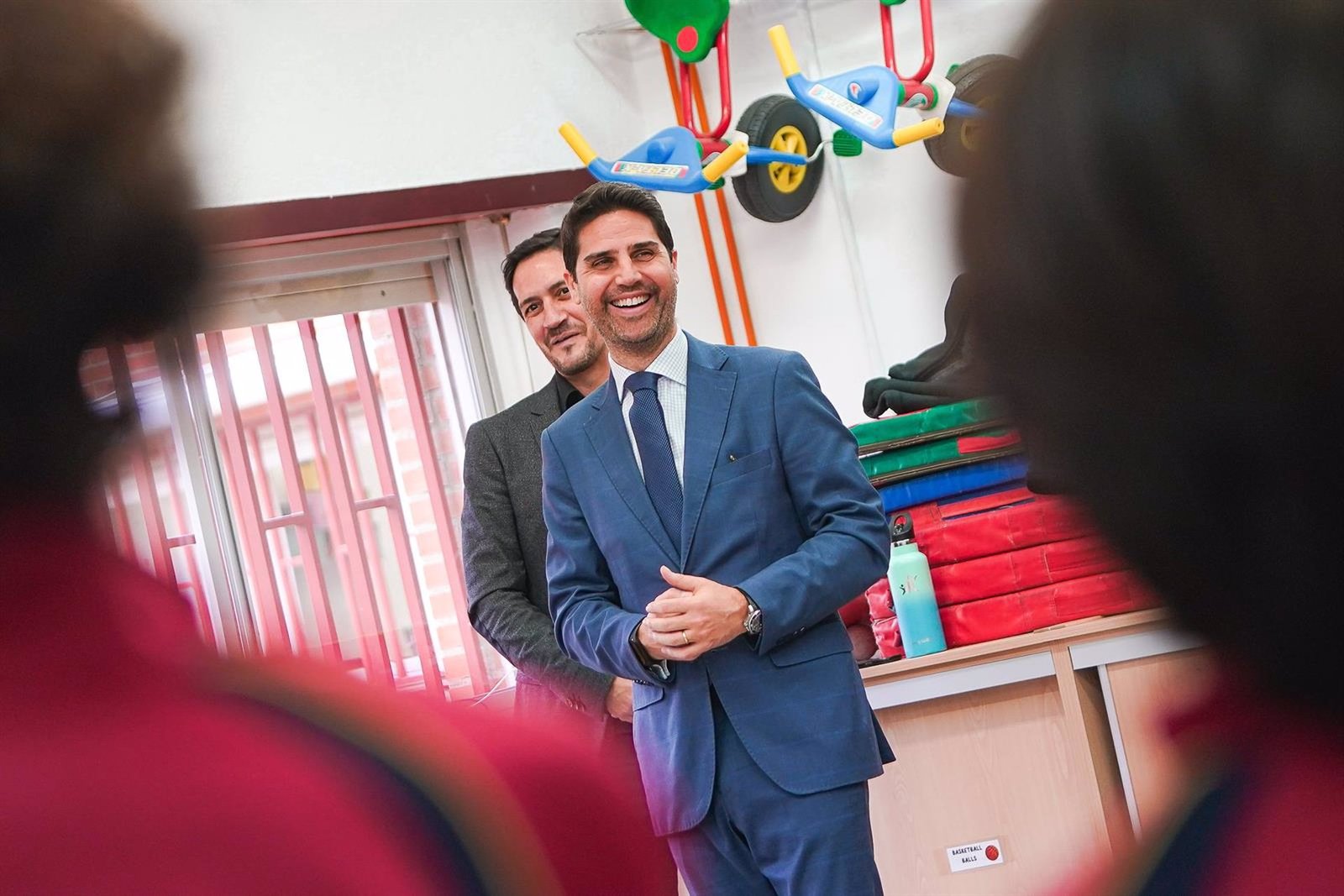 La Comunidad ya tiene "todo listo" para la 'vuelta al cole', que arranca el 9 de septiembre, y augura "un buen curso"