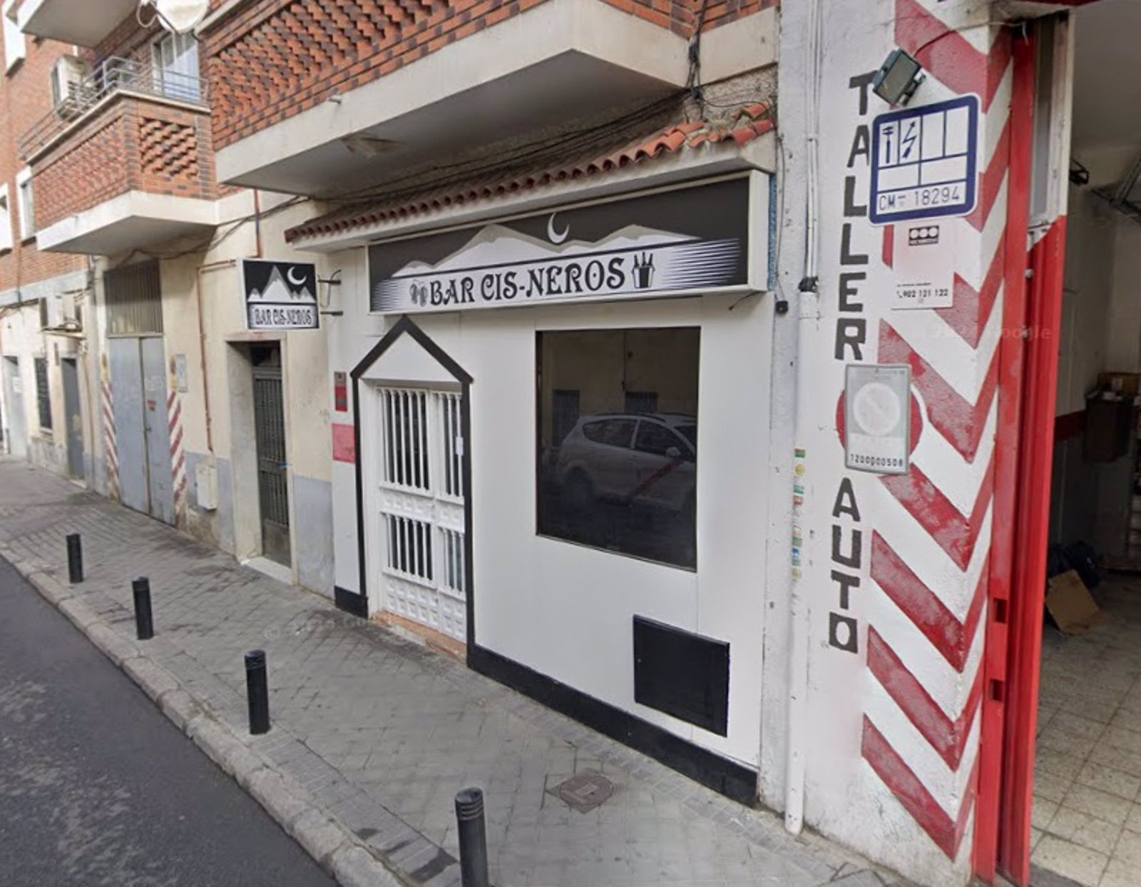 Detenido un hombre de 60 años por apuñalar a otro en un bar de Usera