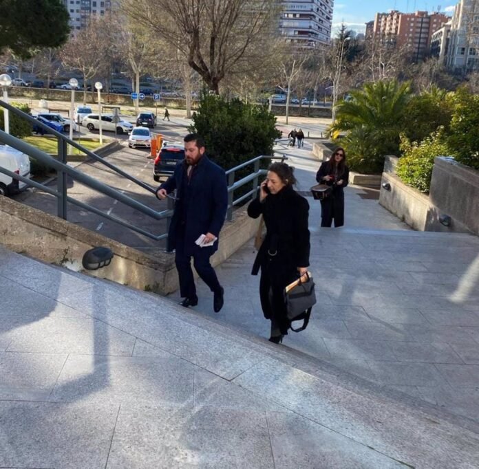 El TSJM ratifica la condena a un excargo de Vox por colaborar a vandalizar el mural feminista de Ciudad Lineal