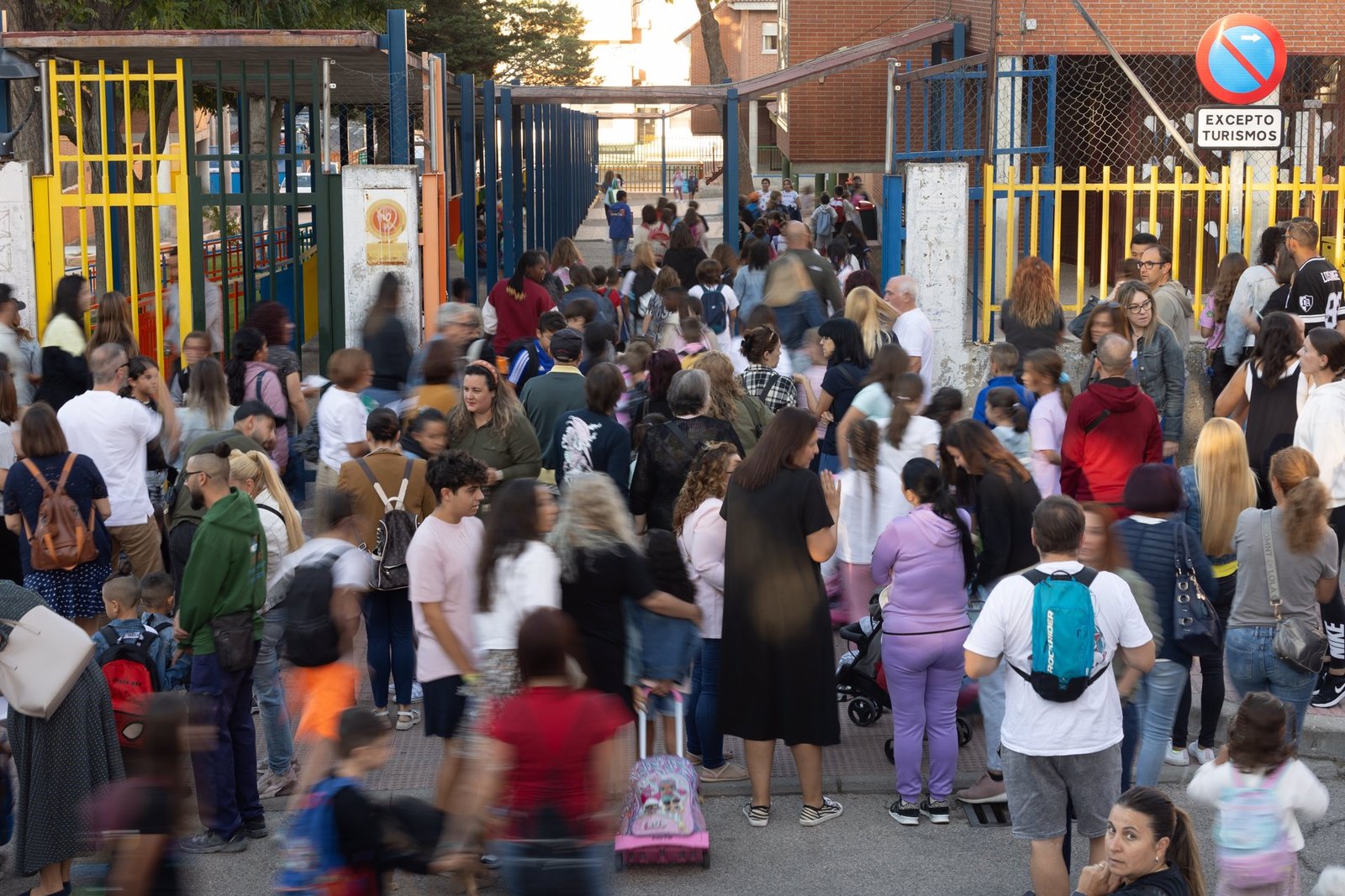 Medio millón de alumnos madrileños de segundo ciclo de Infantil, Primaria y Educación Especial vuelven mañana a clase