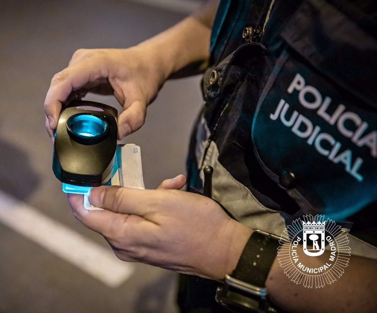 Detenido en San Blas un hombre por conducir con carné falso y pasaporte manipulado