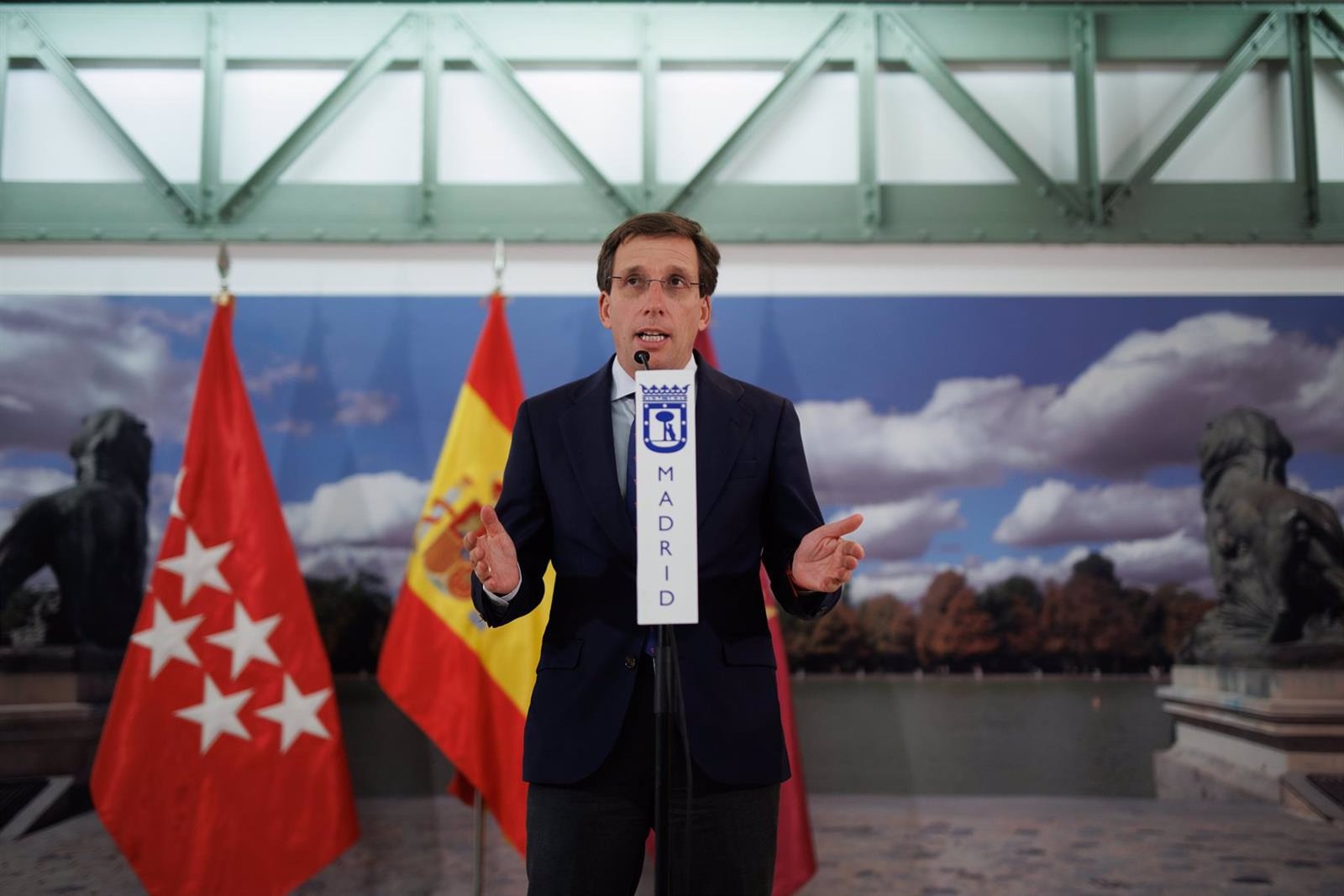 Almeida se pregunta por qué no se abordó con "la misma prudencia" lo ocurrido en Argentina que en Venezuela