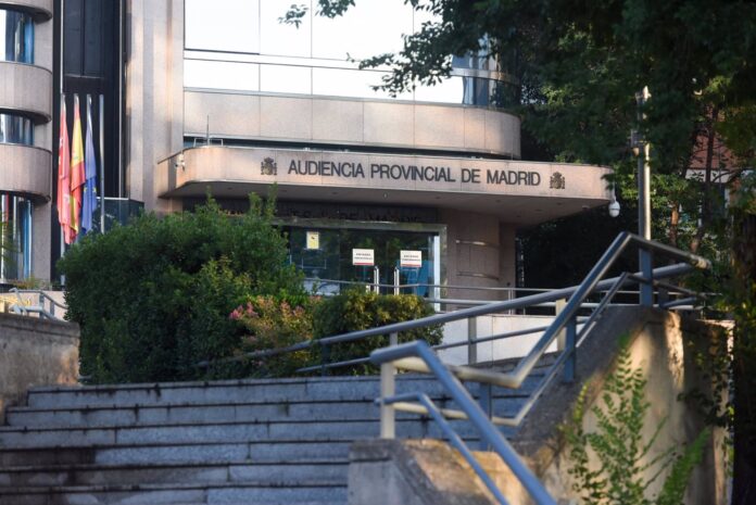 A juicio un acusado de pintar una esvástica en un bolardo próximo a una sinagoga