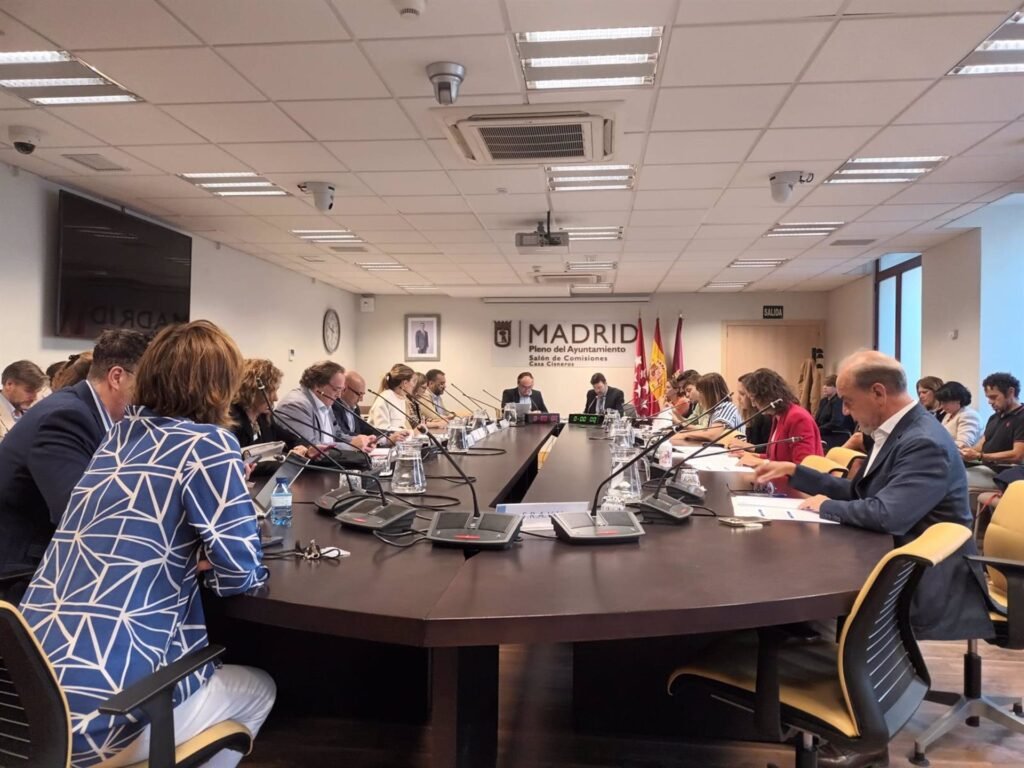 El escritor Jorge Volpi se pondrá al frente de Conde Duque tras la marcha a finales de año de su directora