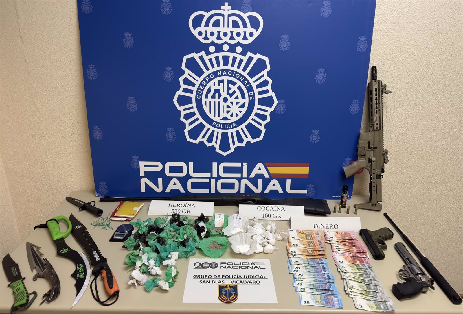 Entran en prisión provisional 4 de los 5 detenidos el viernes en la operación contra un narcopiso de San Blas