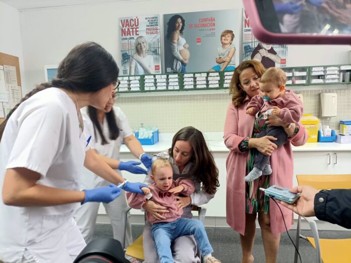 Arranca la campaña de vacunación de gripe y Covid para 1,6 millones de madrileños: mayores de 60 y niños de 6 a 59 años Arranca la campaña de vacunación de gripe y Covid para 1,6 millones de madrileños: mayores de 60 y niños de 6 a 59 años