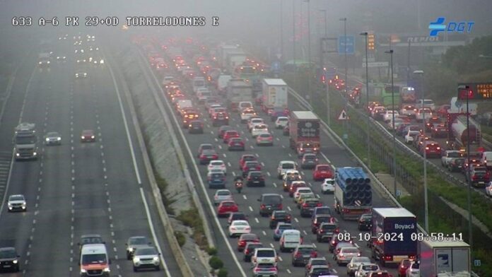 Retenciones de hasta 8 km en la A-6 debido a un accidente entre vehículos a la altura de Torrelodones