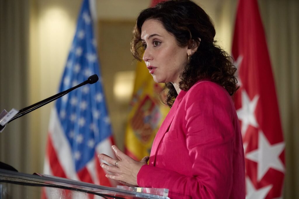 Ayuso defiende que la UCM no puede convertirse "en un lobby que nace en la mesa del presidente del Gobierno"