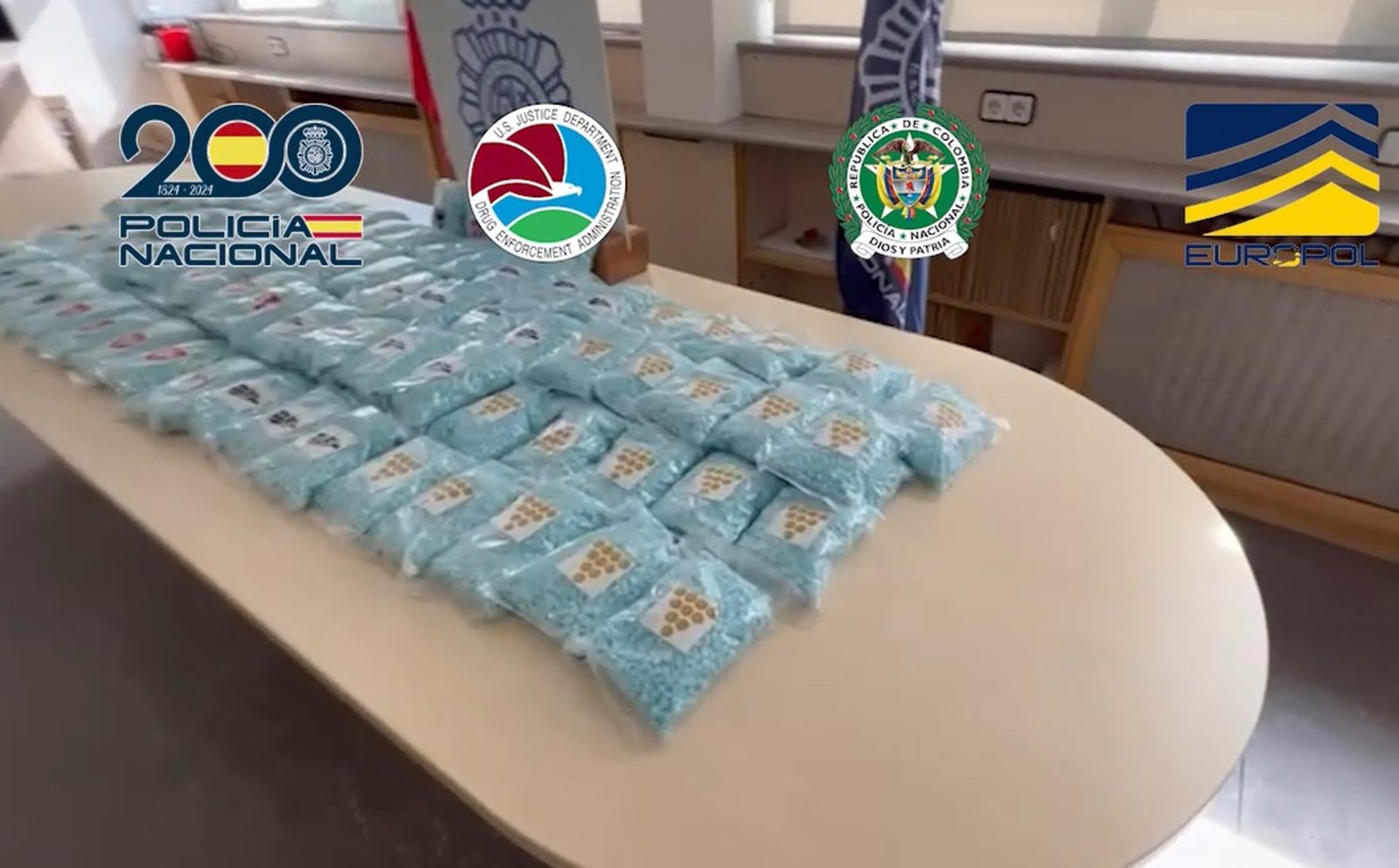 Decomisan 250.000 pastillas colombianas de droga sintética que introducían en vuelos con maletas 'dobladas'