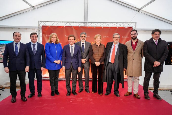 1.Almeida-en-acto-colocacion-primera-piedra-del-proyecto-Solana-1495x1000