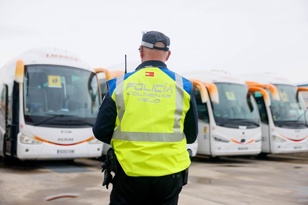 La Policía Local de Colmenar Viejo está realizando una campaña de vigilancia y control del transporte escolar